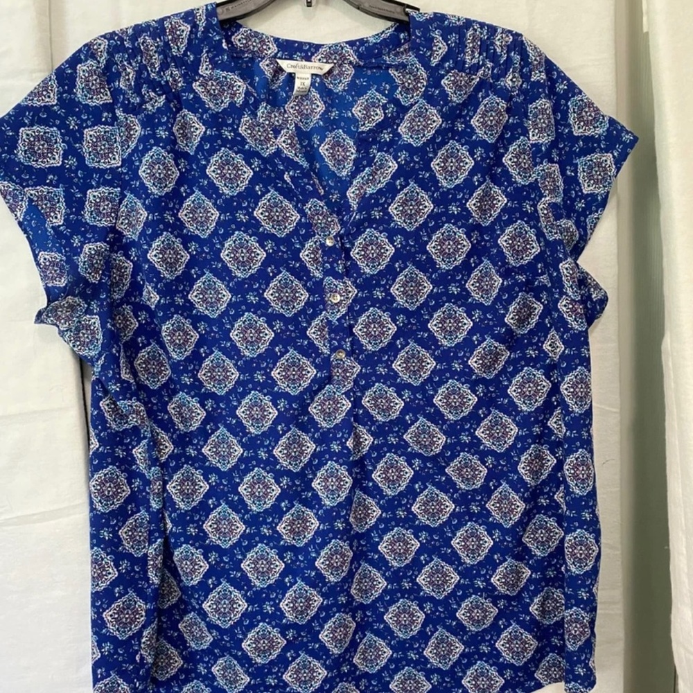 croft & barrow Royal Blue Medallion Print Short-Sleeve Blouse